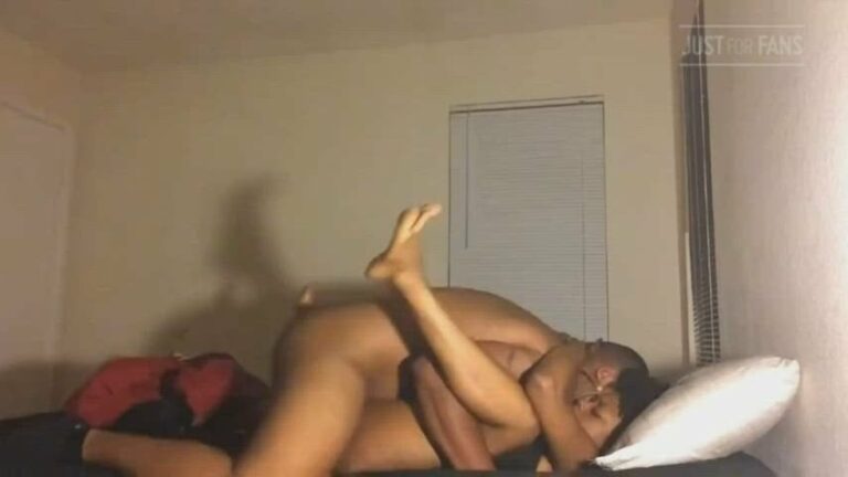 Deep In Her Pussy Homemade Amateur Video