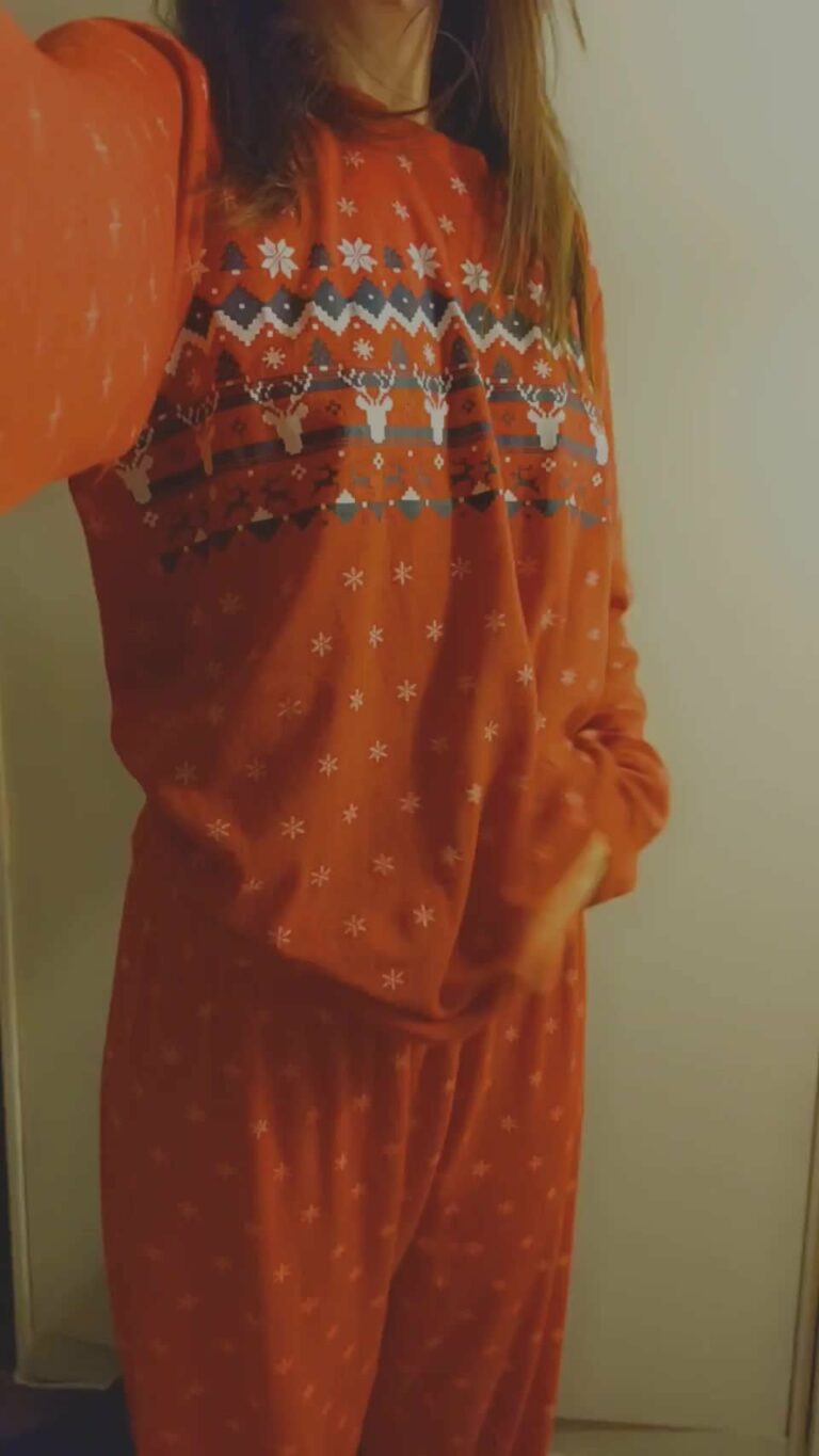 I Need A Daddy To Keep Me Warm At Night