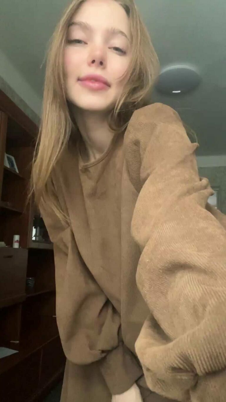 Sometimes I Let My Guy Friends Watch Me Change Slutty