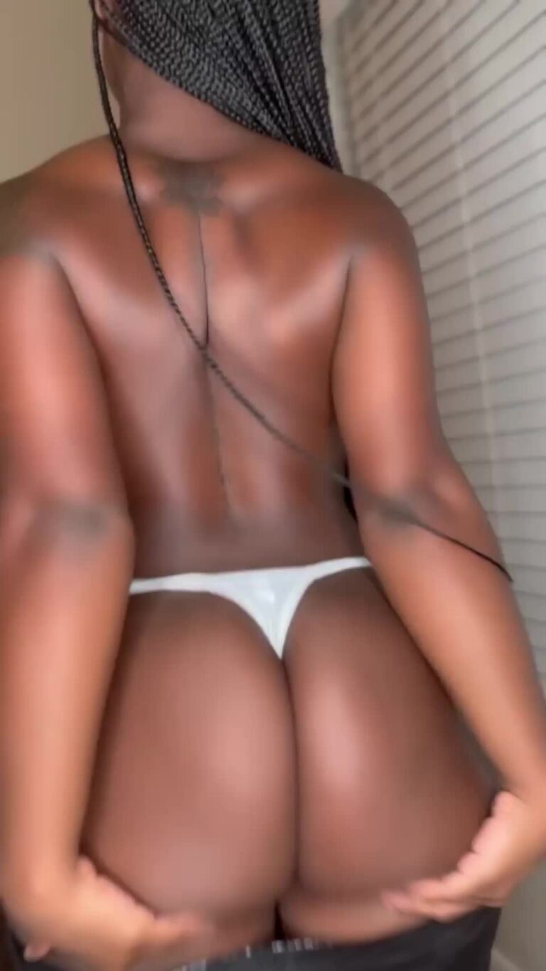 Too Distracted In Class By This Ass Slutty College Girls