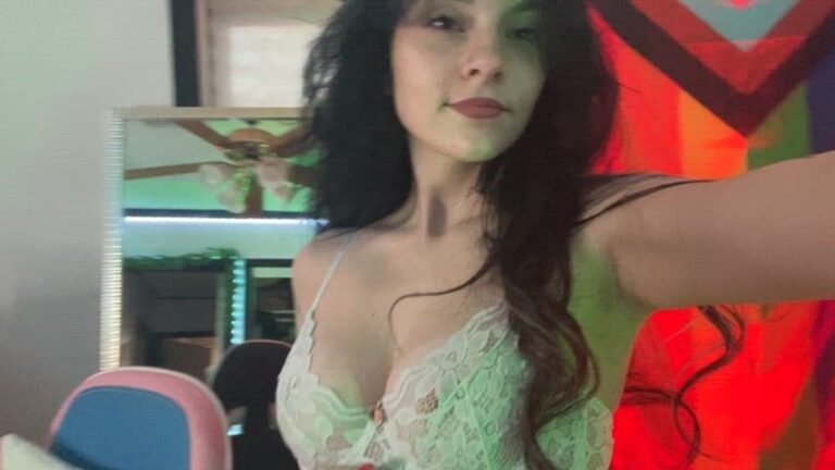 Explain What Fresh Pussy Feels Like In 3 Words Slutty
