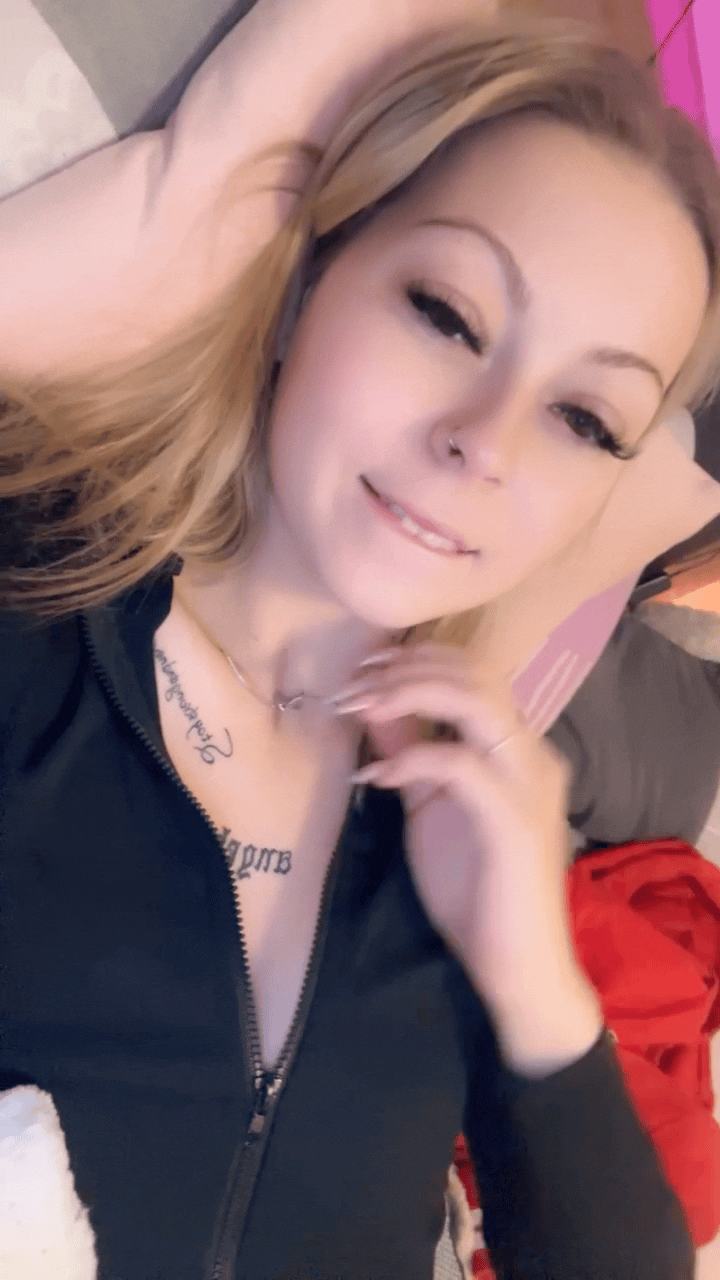 Im Such A Playful Babe With Tiny Tits Slutty College