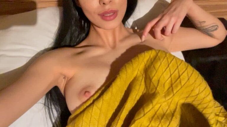 Say Me If You Also Sleep With No Clothes On