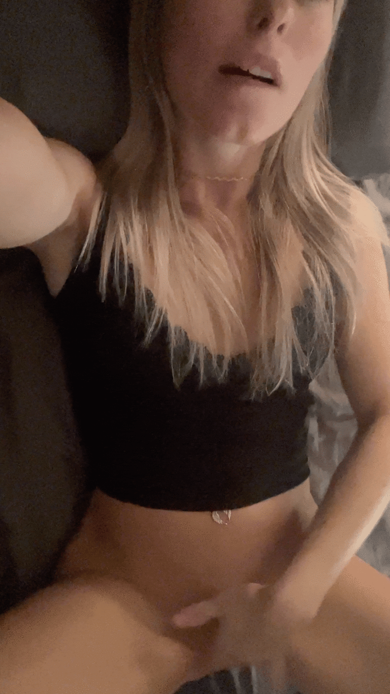 I Accept Volunteers To Taste My Slut Body Slutty College