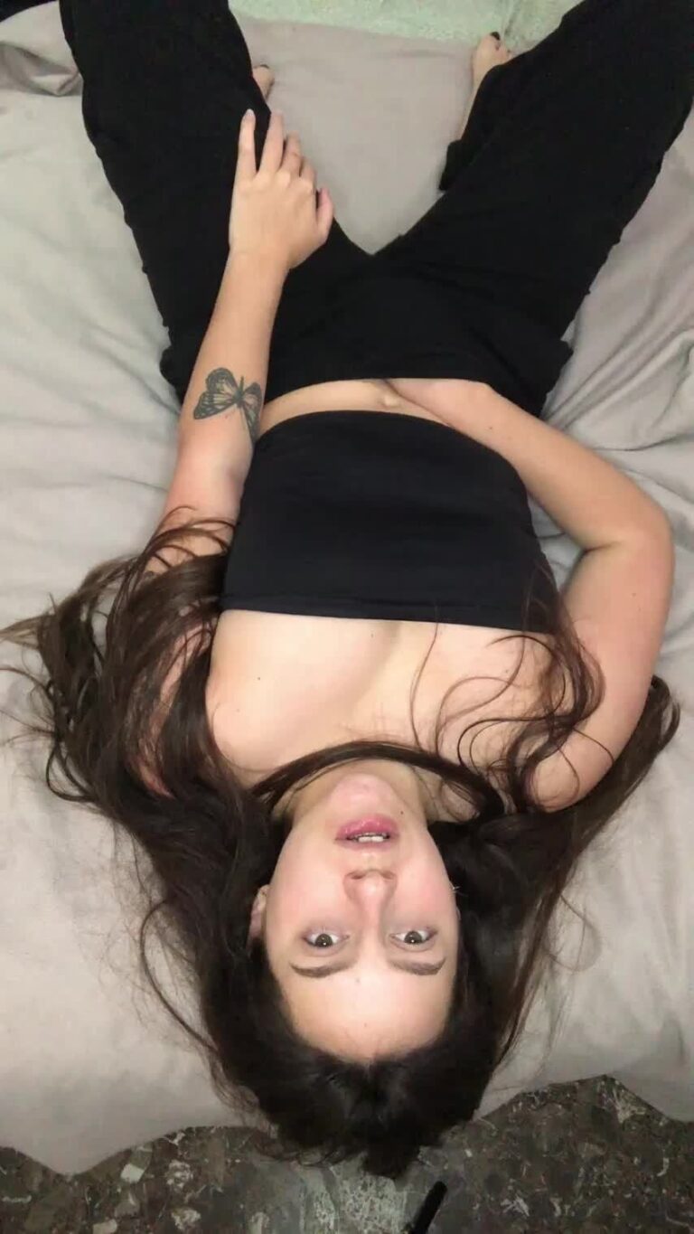 So Horny I Just Cant Resist.