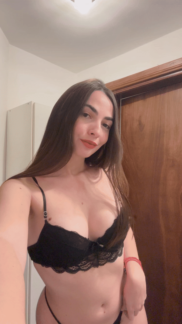 Describe My Body And Be Honest Slutty College Girls