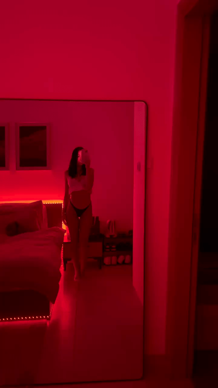 Get Sexy With Me Under This Lighting Hehe Slutty College