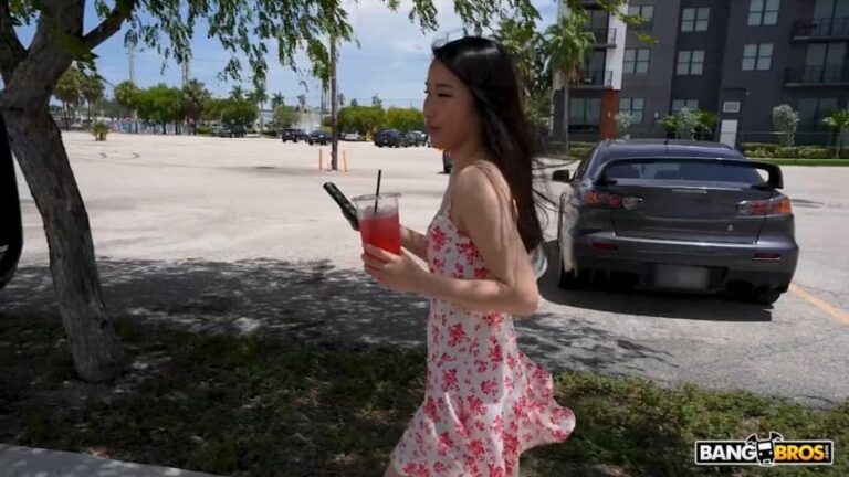 [Kiki King, 21] Try Before You Buy