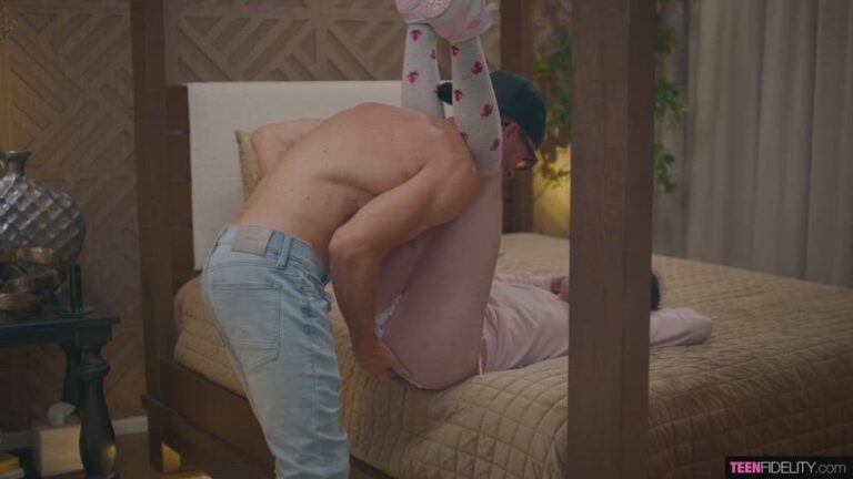 [Remi Raw, 21] Cute & creampied