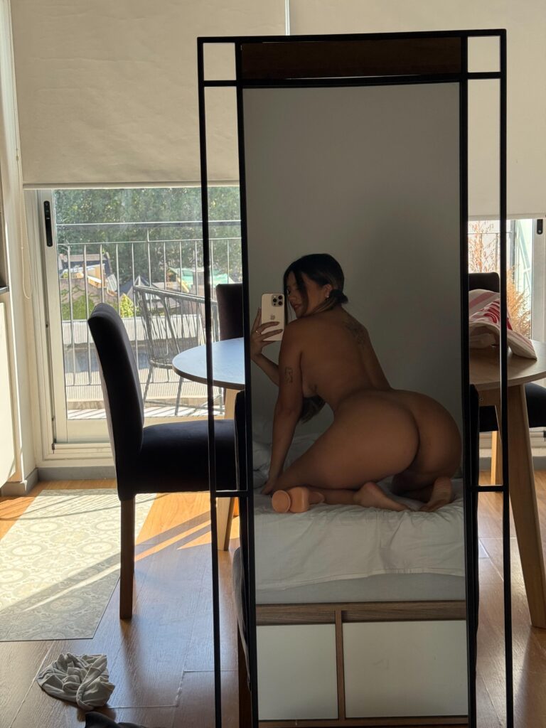 Im In The Need Of Some Stretching, Wanna Help?