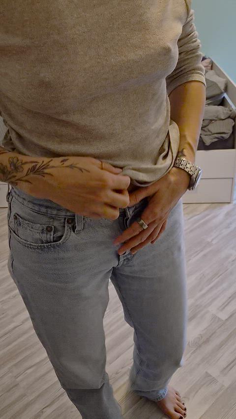 Schaue, Wie Es Unter Der Kleidung Aussieht