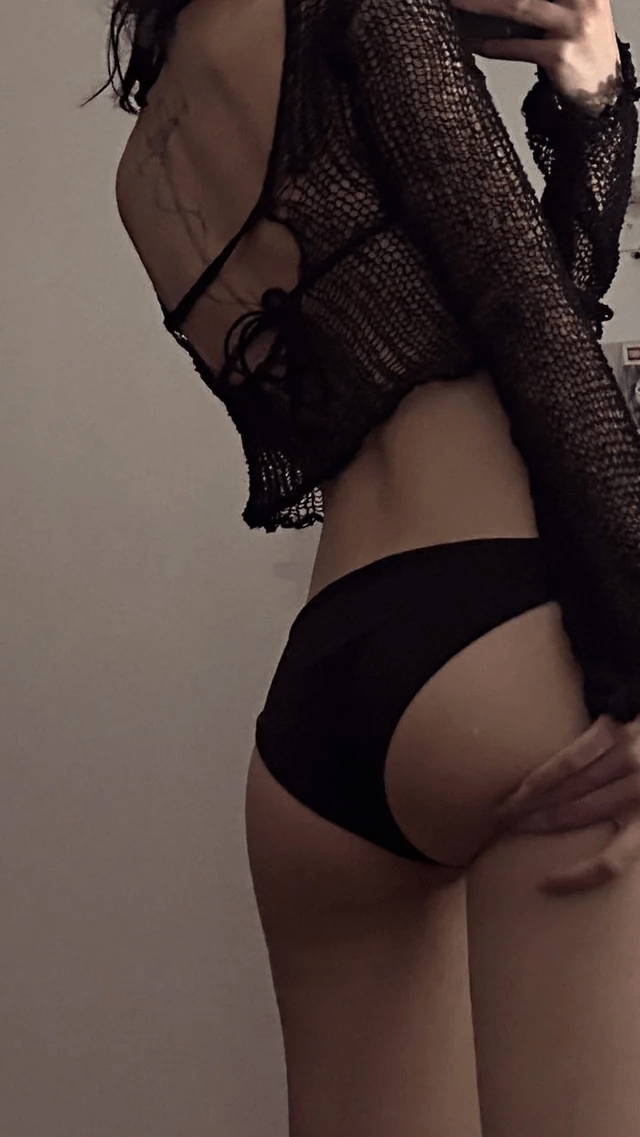 Would You Invite Me To Dinner If I Were A Classmate? Slutty College Girls